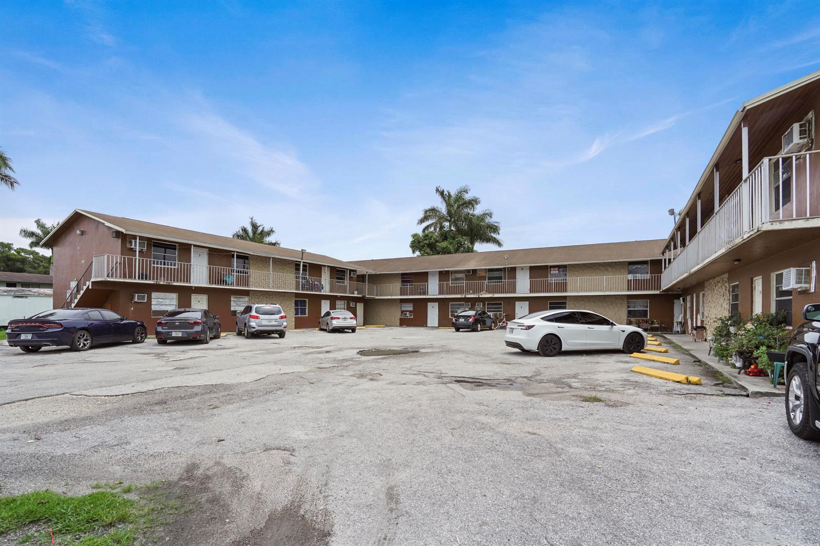 Ver detalles 13 / 17 sq. ft. $ 2026-06-22 0 foto