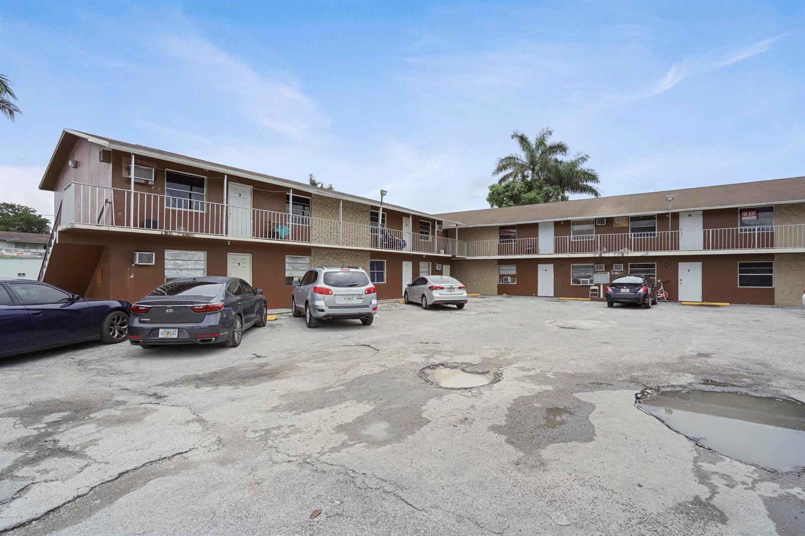 Ver detalles 13 / 17 sq. ft. $ 2026-06-22 0 foto