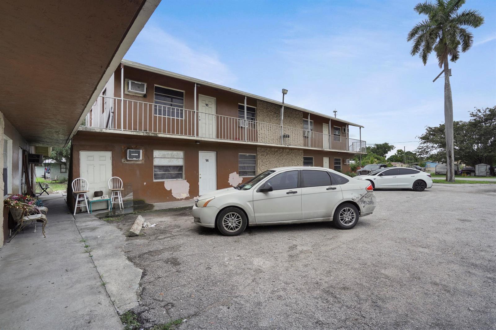 Ver detalles 13 / 17 sq. ft. $ 2026-06-22 0 foto
