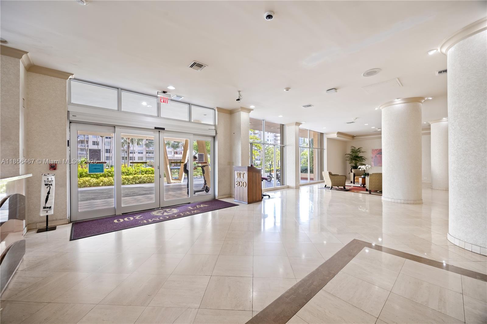 See details 812 2 / 2 1087 sq. ft. $ 2025-08-11 0 Photo