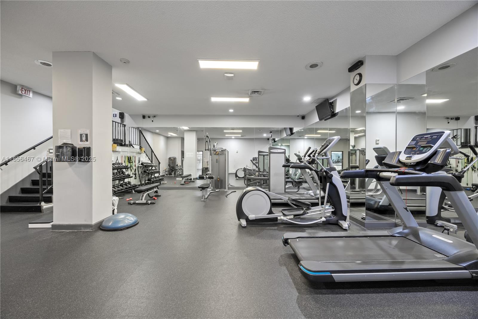 See details 812 2 / 2 1087 sq. ft. $ 2025-08-11 0 Photo