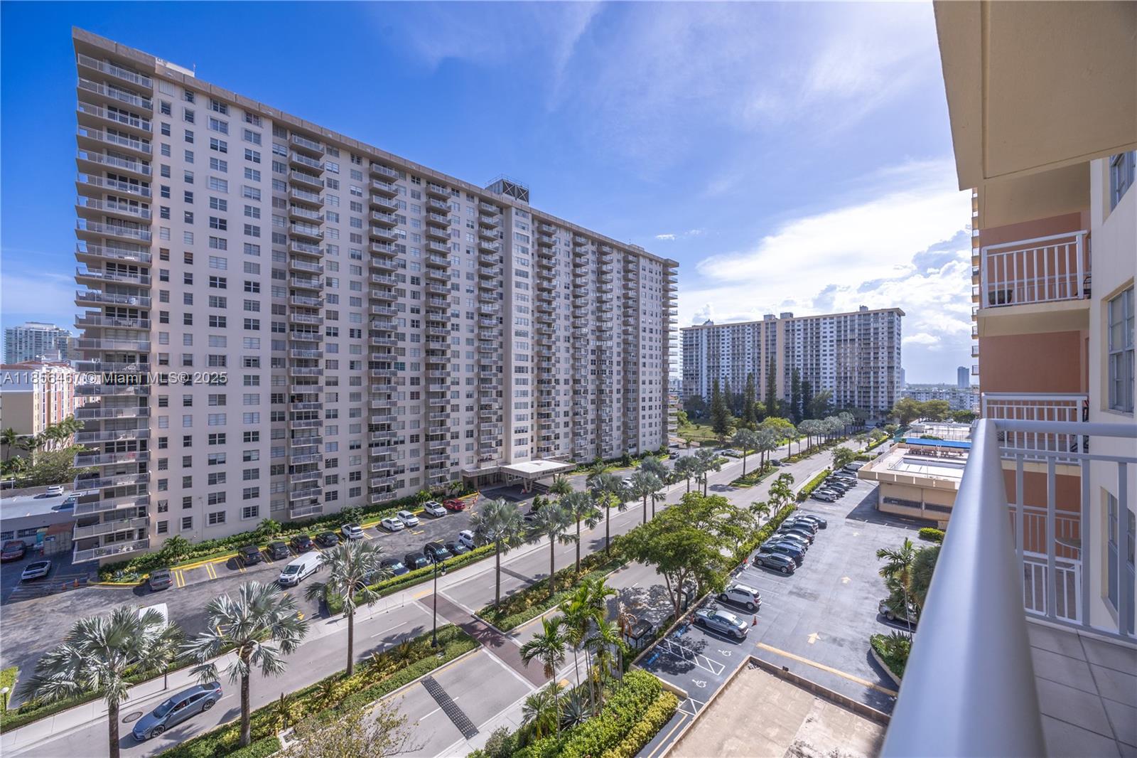 See details 812 2 / 2 1087 sq. ft. $ 2025-08-11 0 Photo