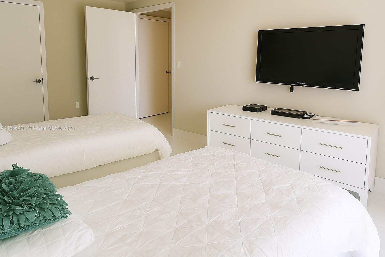 Photo of 250 Sunny Isles Blvd  #3-1506, Sunny Isles Beach, Florida, 33160 - 