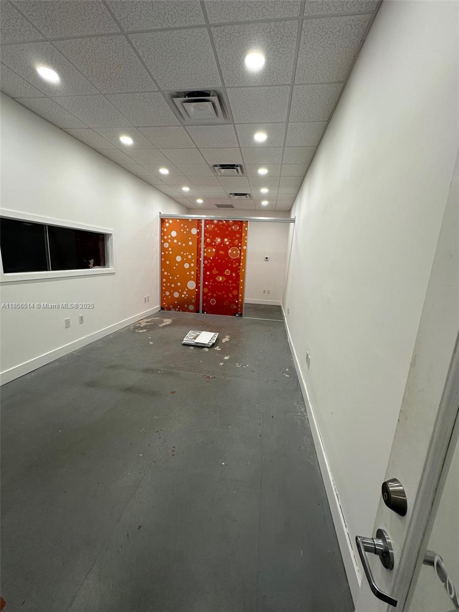 See details 470J / sq. ft. $ 2025-09-02 0 Photo