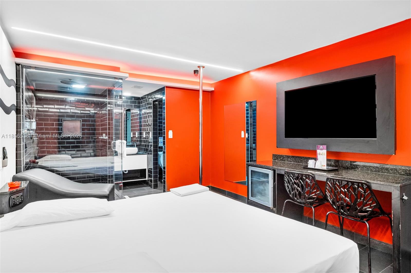   /   кв.футов $ 2025-08-11 0 Фото