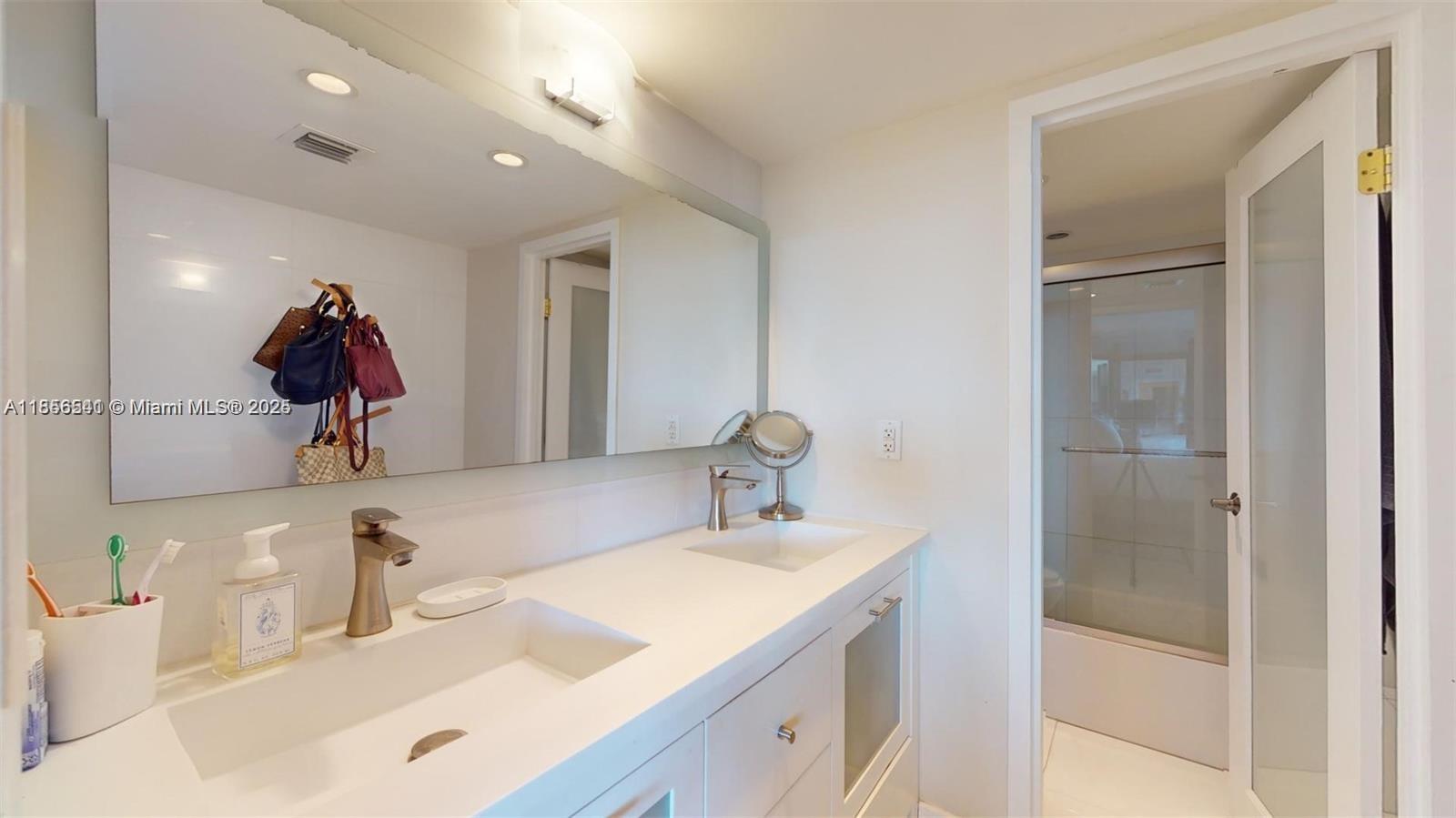 Photo of 3625 Country Club Dr  #2606, Aventura, Florida, 33180 - 