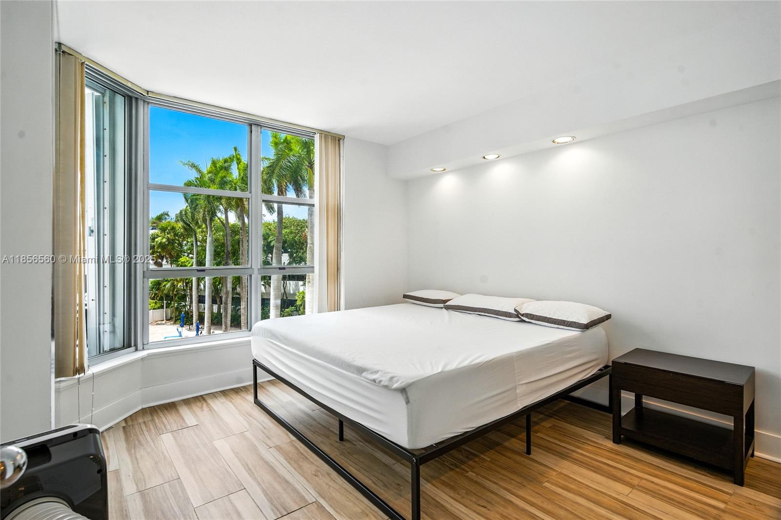 Photo of 3600 Mystic Pointe Dr  #305, Aventura, Florida, 33180 - 