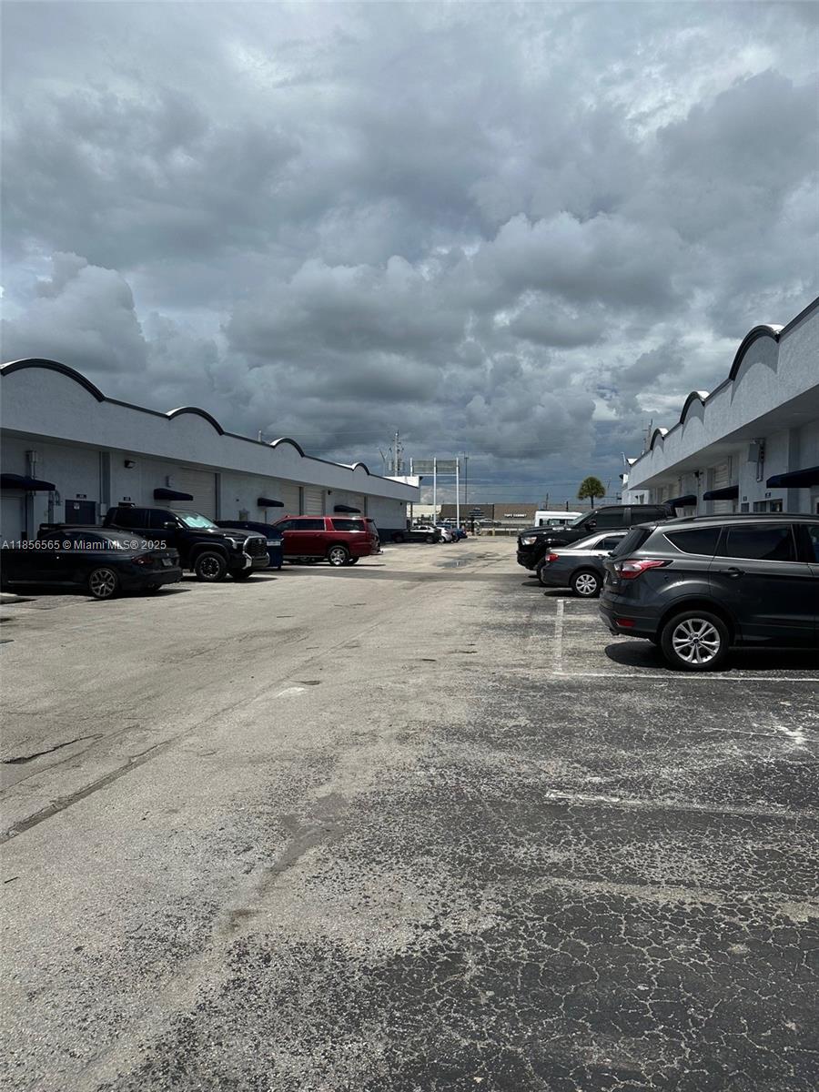 470H  /   sq. ft. $ 2025-08-11 0 Photo