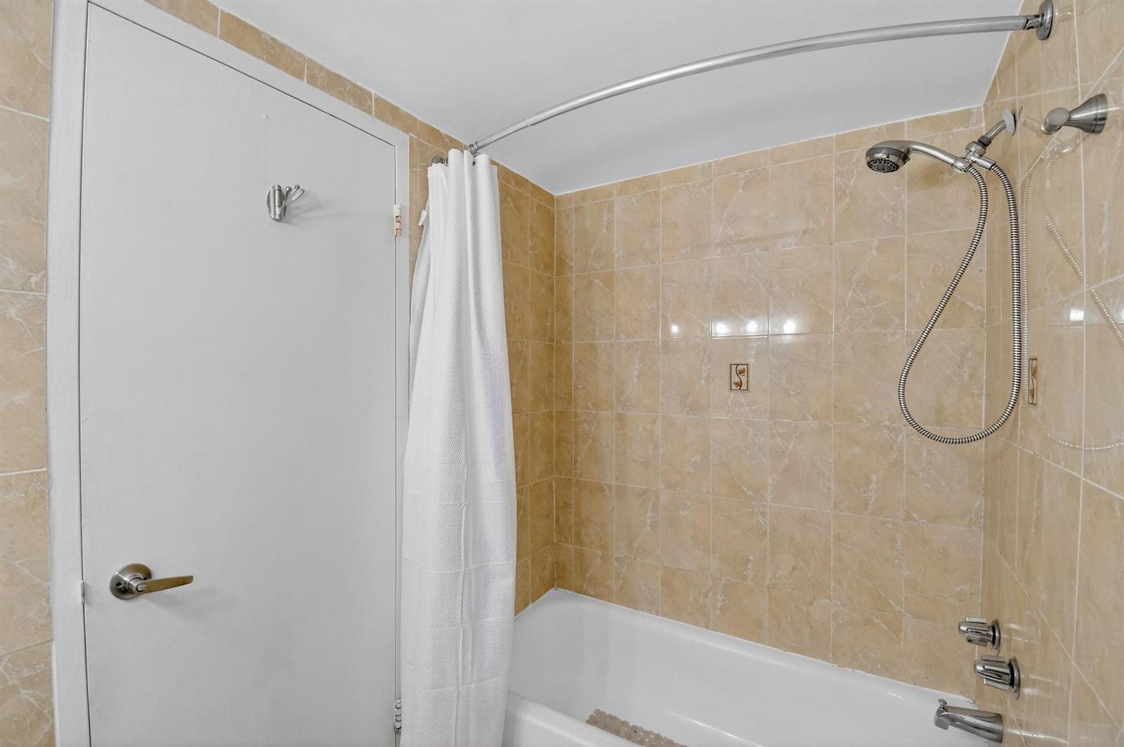 Photo of 3725 Ocean  #405, Hollywood, Florida, 33019 - Newer tile