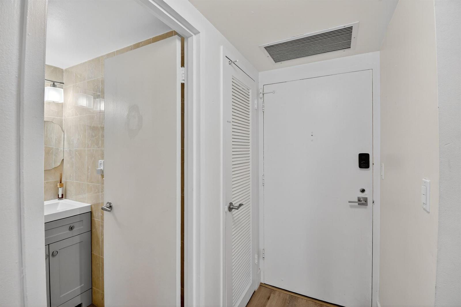 Photo of 3725 Ocean  #405, Hollywood, Florida, 33019 - Enter to great Room