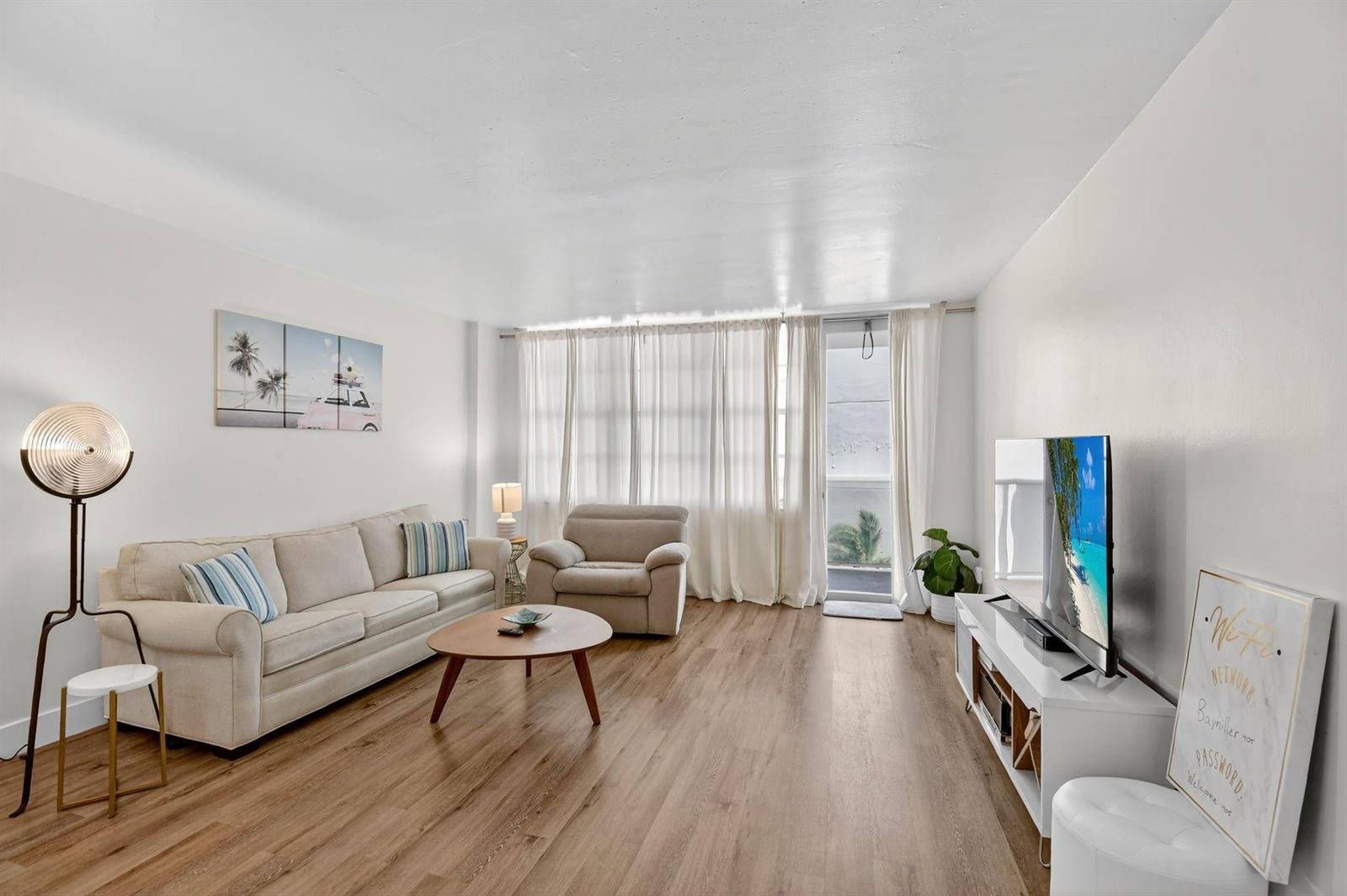 Photo of 3725 Ocean  #405, Hollywood, Florida, 33019 - Sunlight and ocean breezes