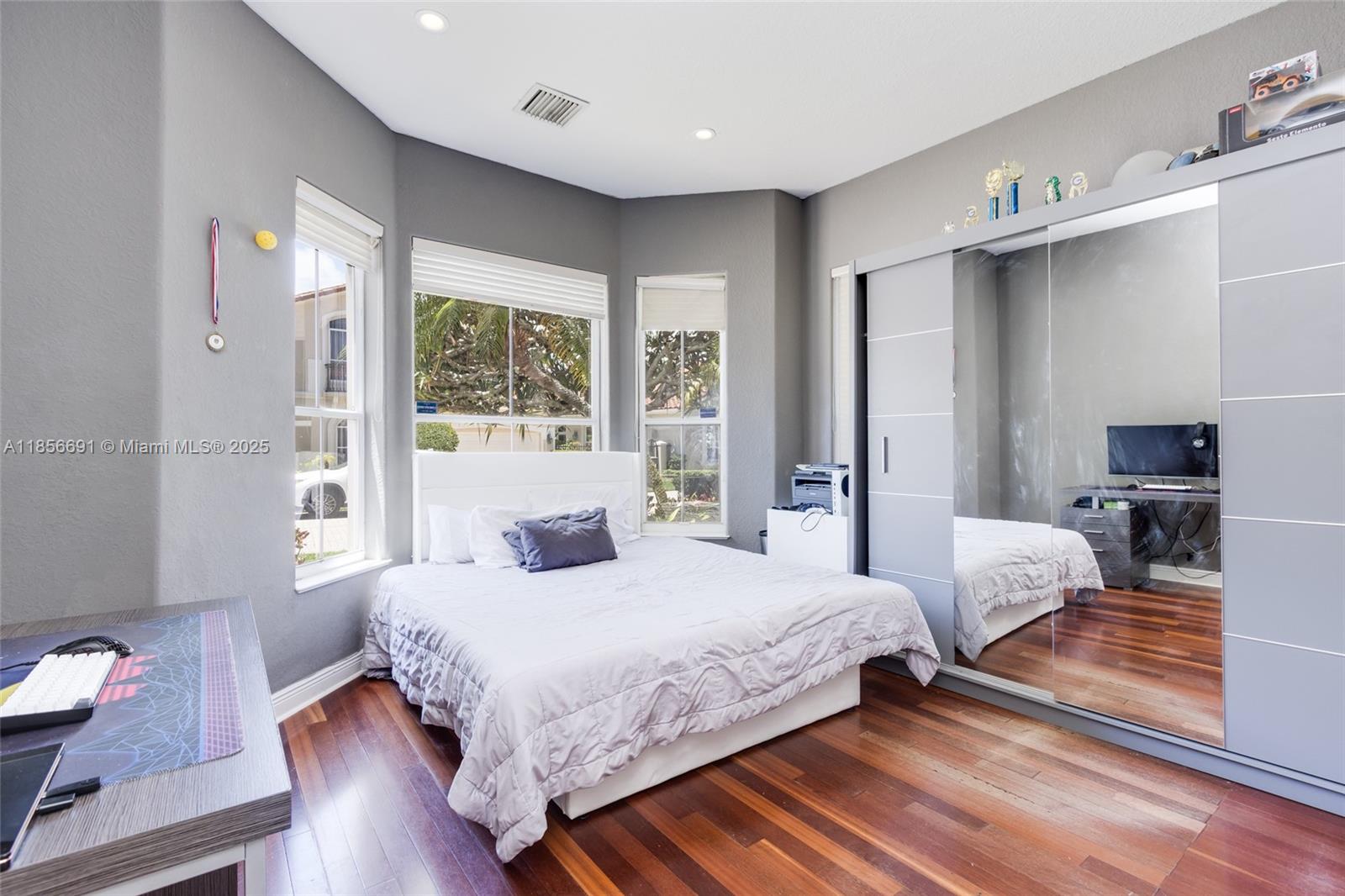 Photo of 1467 Mariner Way  (1467), Hollywood, Florida, 33019 - Lower Level Bedroom