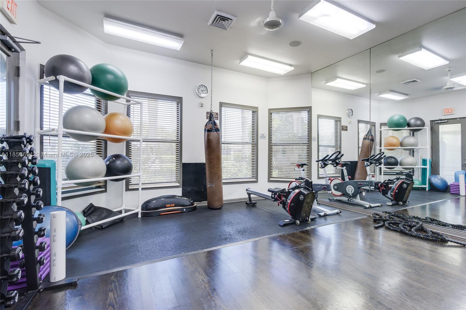 Photo of 1467 Mariner Way  (1467), Hollywood, Florida, 33019 - 