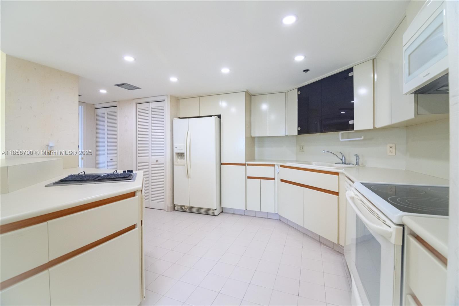 Photo of 300 Three Islands Blvd #516, Hallandale Beach, Florida, 33009 -