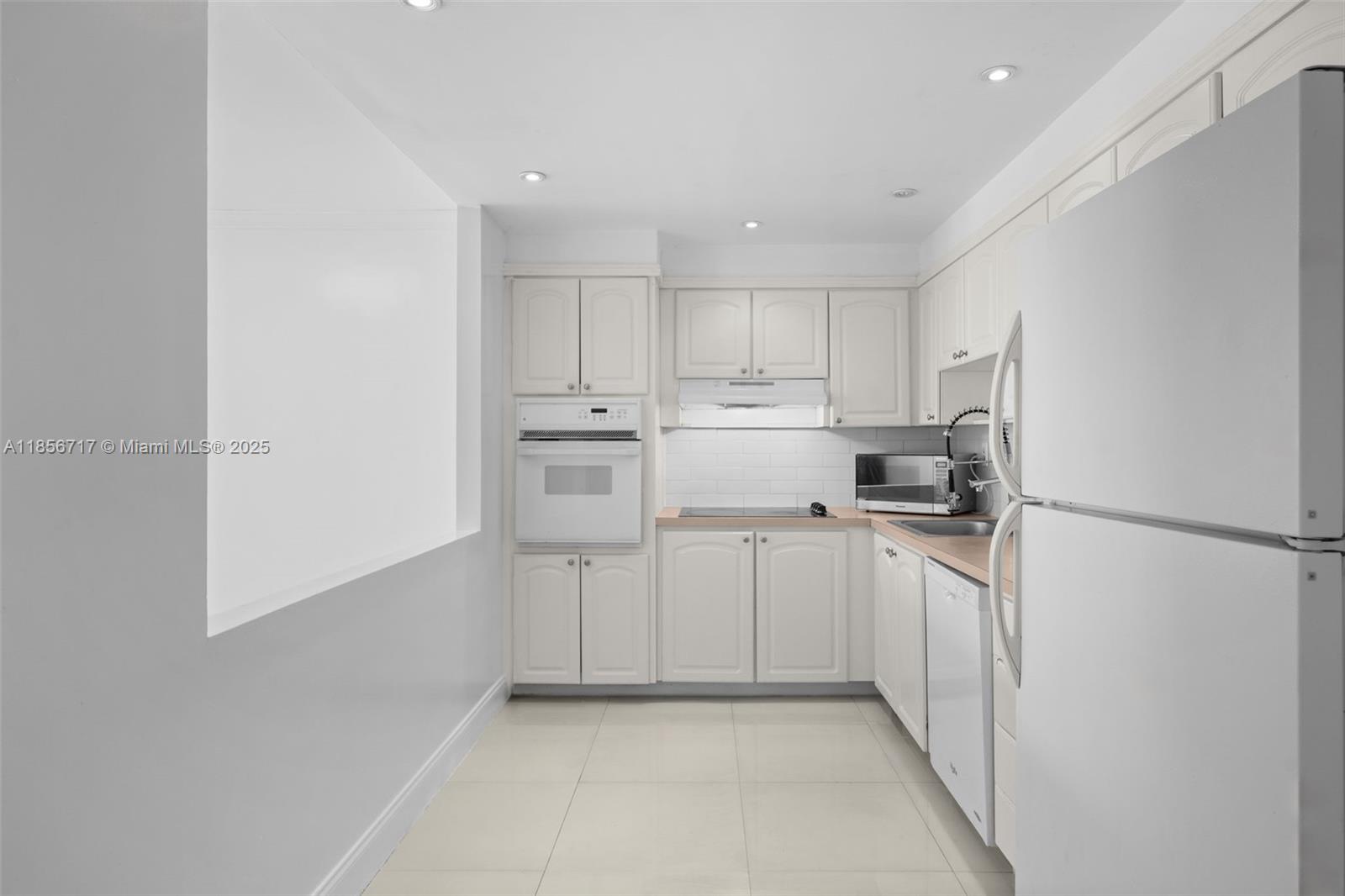 Photo of 19390 Collins Ave  #1410, Sunny Isles Beach, Florida, 33160 - 