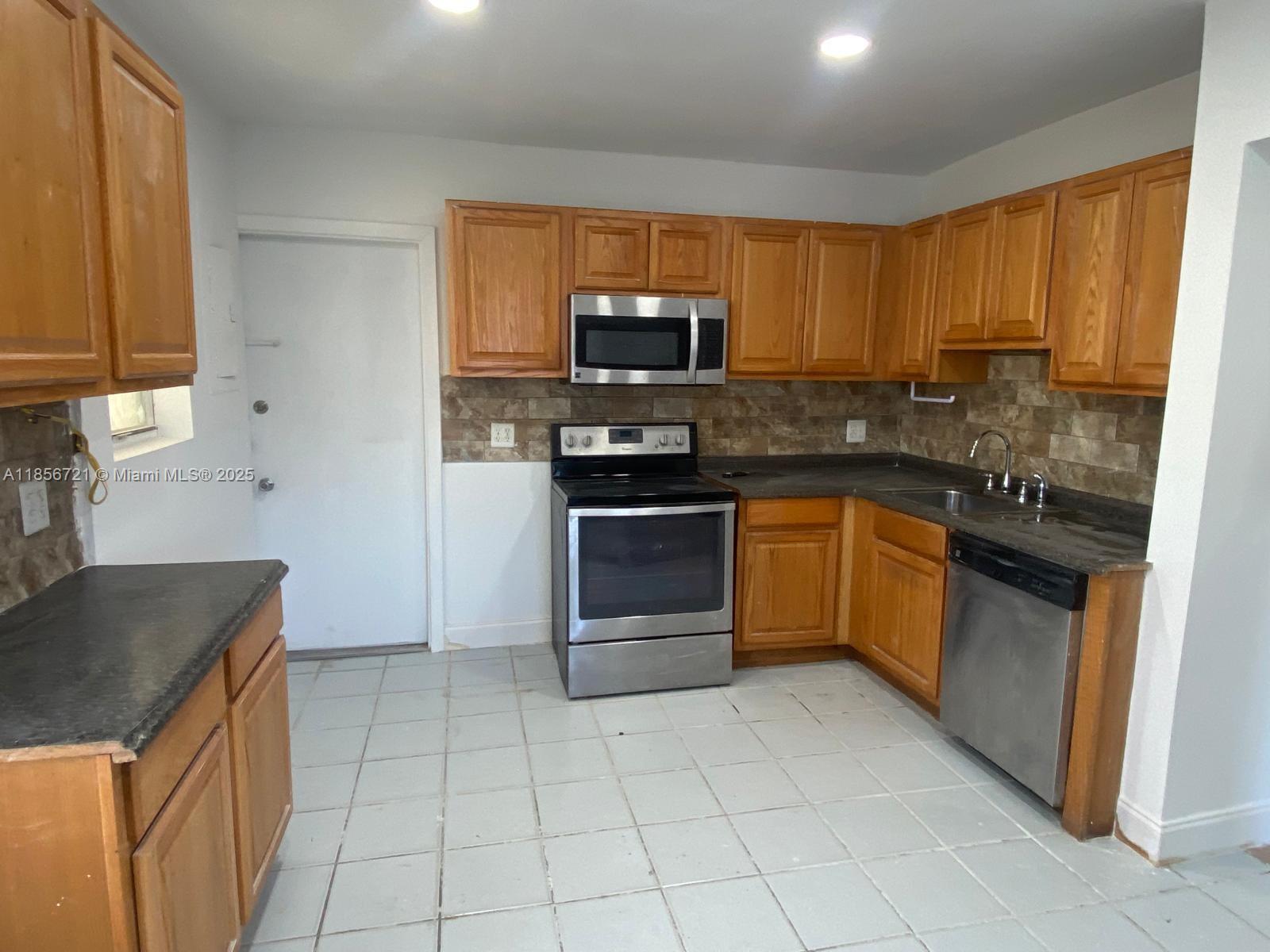 See details / 1890 sq. ft. $ 2025-08-11 0 Photo