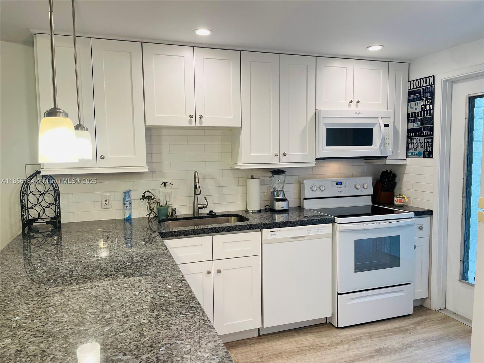 See details 111 2 / 2 961 sq. ft. $ 2025-08-11 0 Photo