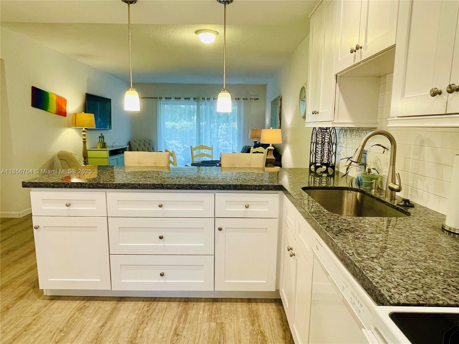 See details 111 2 / 2 961 sq. ft. $ 2025-08-11 0 Photo
