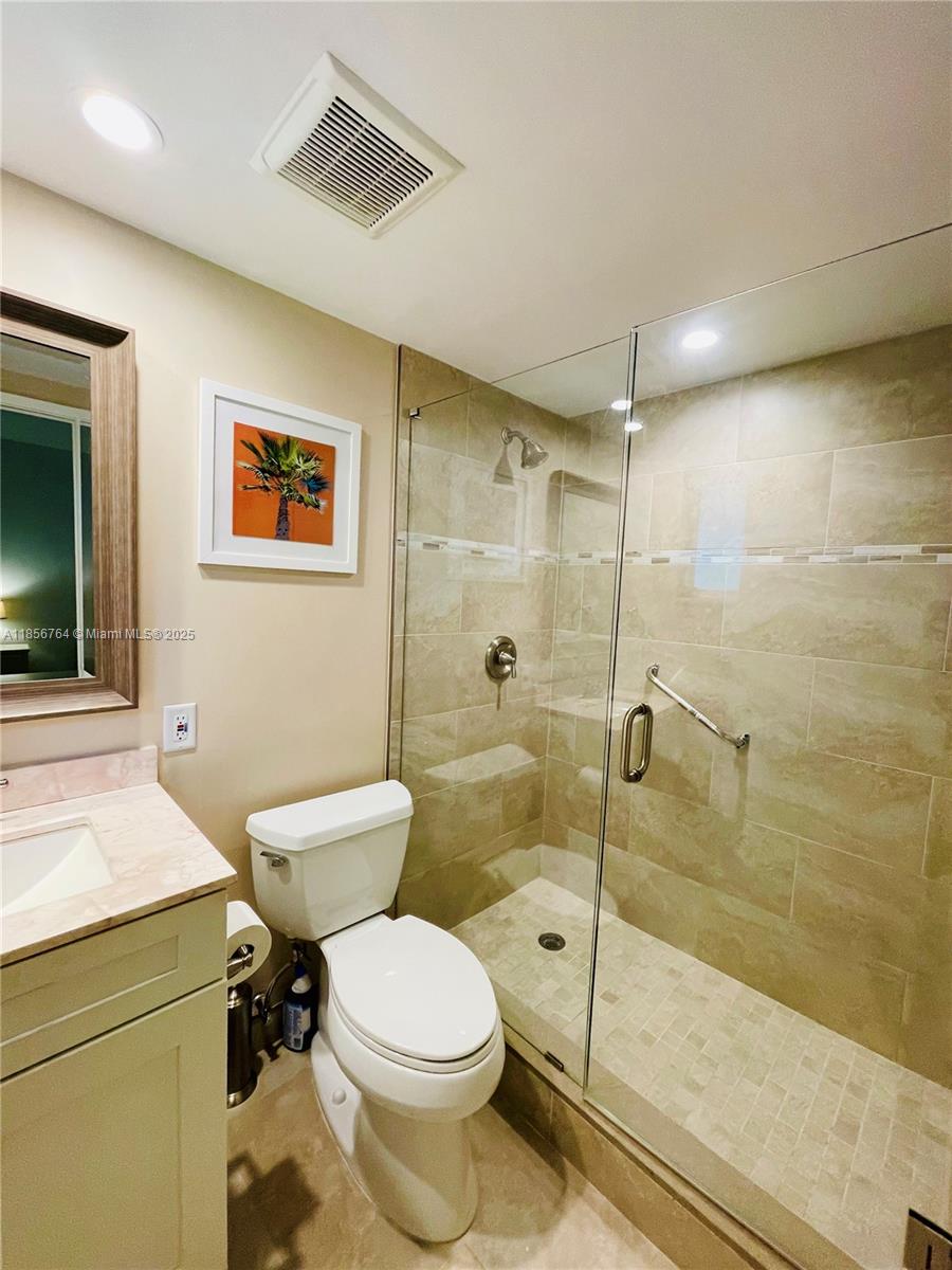 See details 111 2 / 2 961 sq. ft. $ 2025-08-11 0 Photo