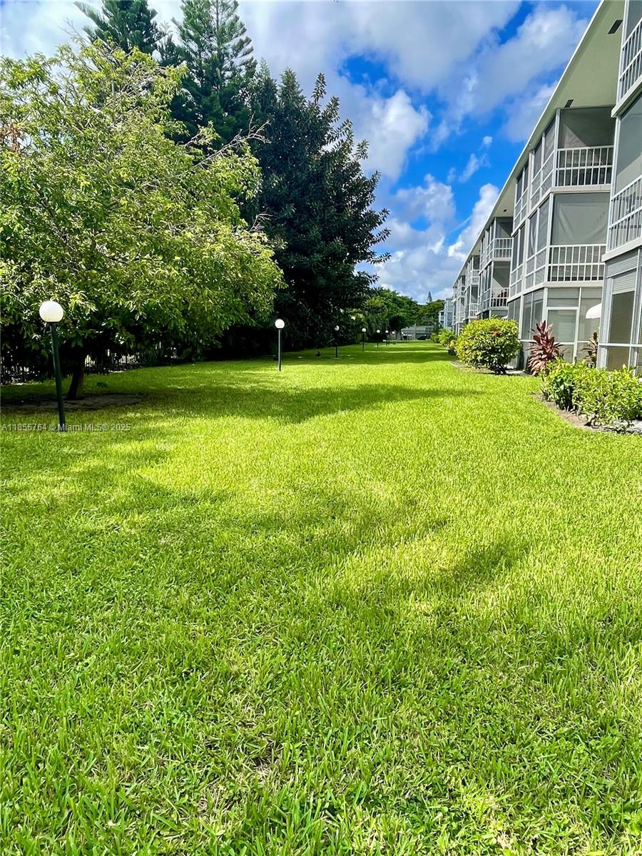 See details 111 2 / 2 961 sq. ft. $ 2025-08-11 0 Photo