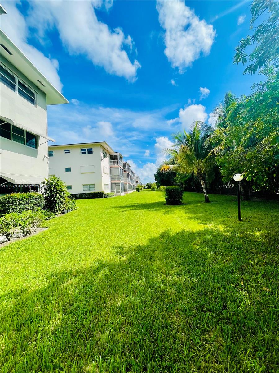 See details 111 2 / 2 961 sq. ft. $ 2025-08-11 0 Photo