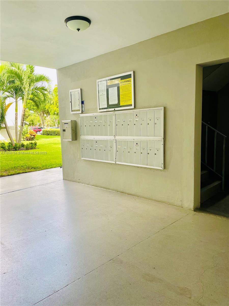 See details 111 2 / 2 961 sq. ft. $ 2025-08-11 0 Photo