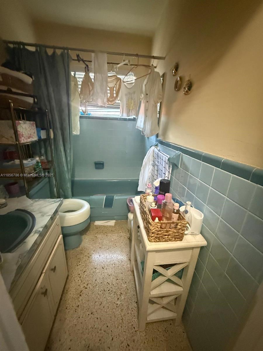 See details / sq. ft. $ 2025-08-11 0 Photo
