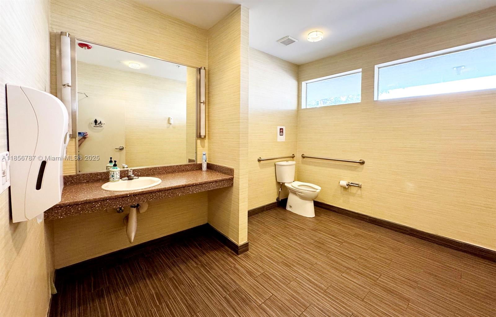 See details / sq. ft. $ 2025-08-11 0 Photo