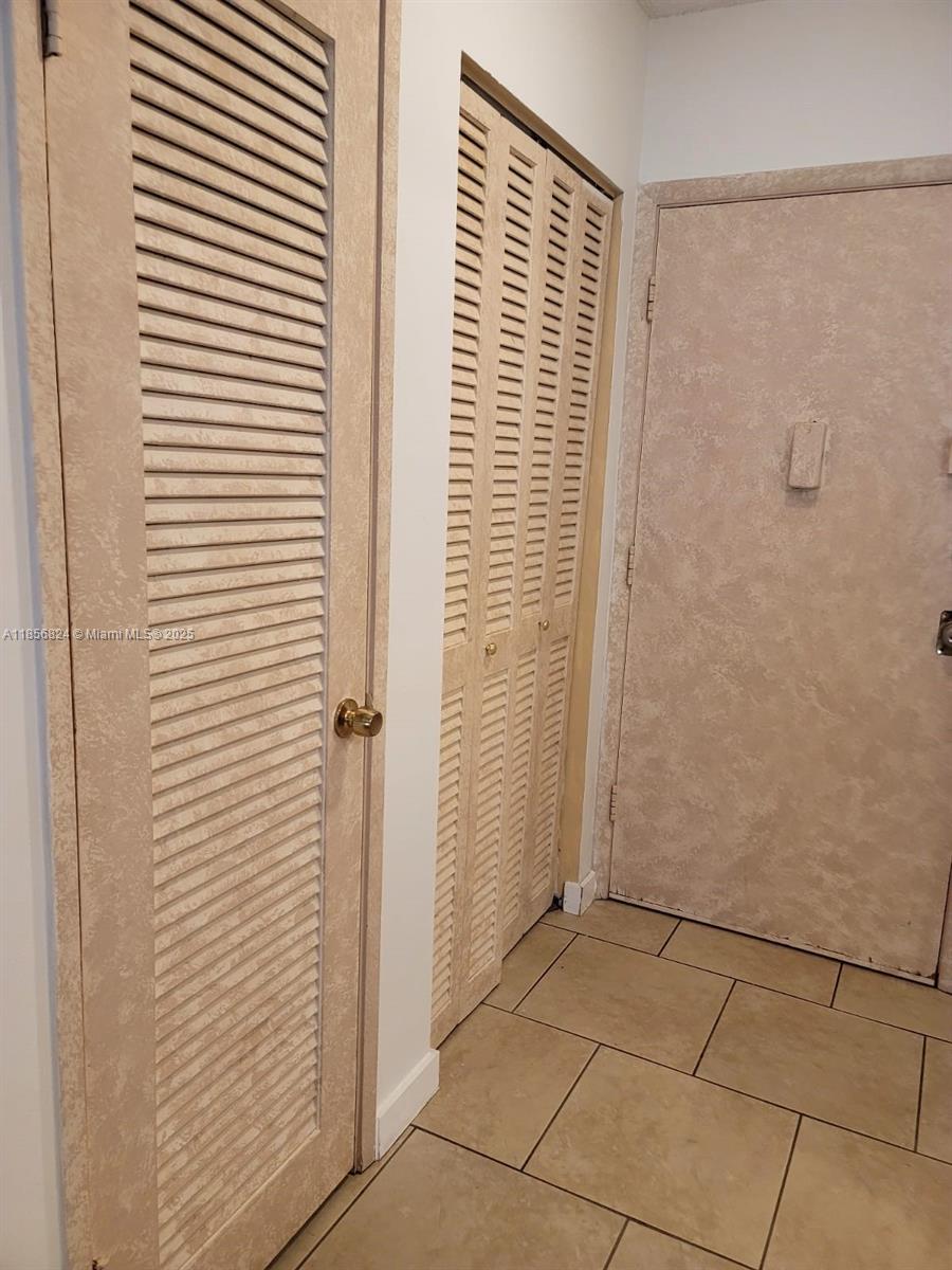 315-1 1 / 1 909 sq. ft. $ 2025-08-11 0 Photo