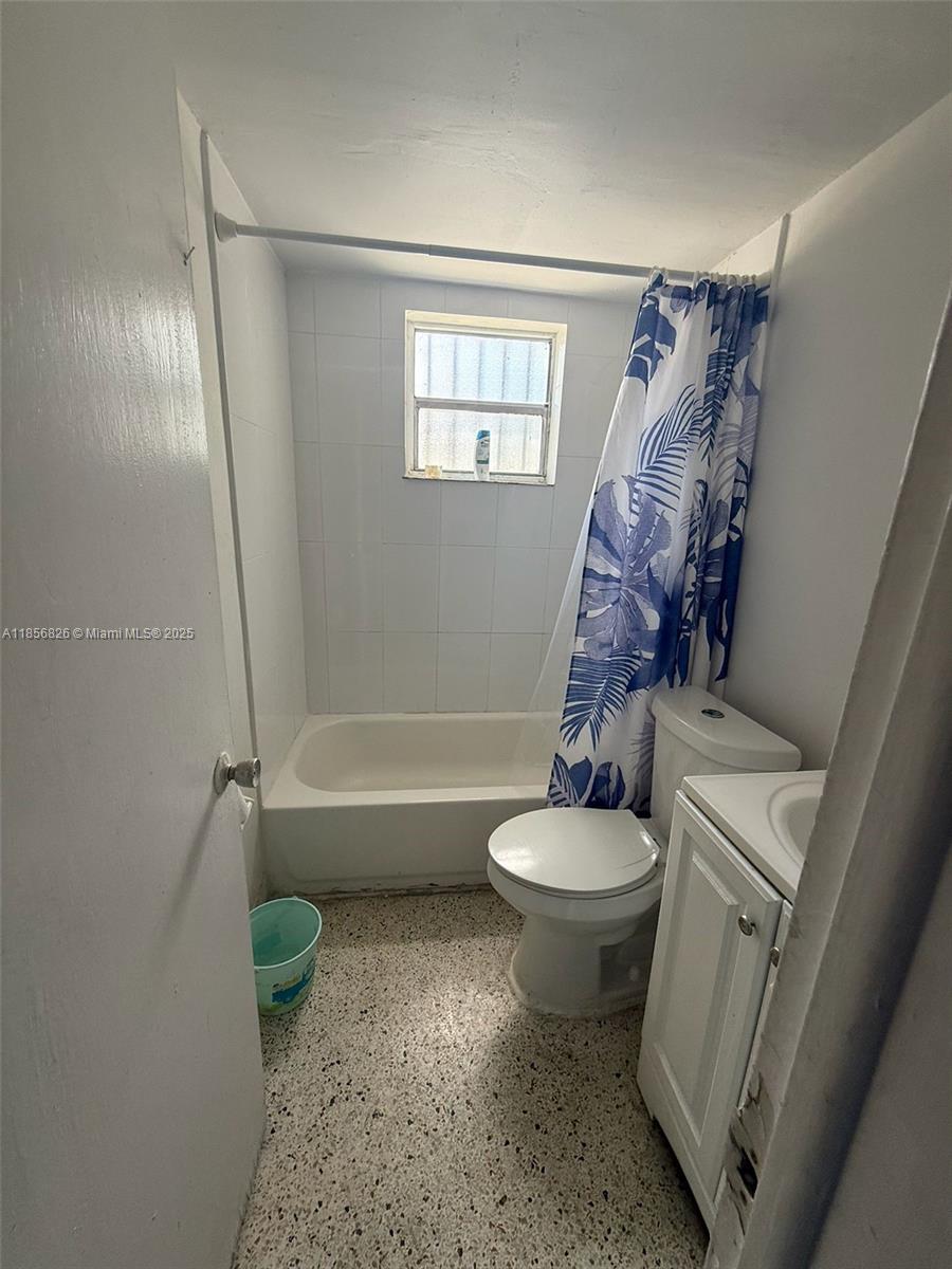   /   кв.футов $ 2025-08-11 0 Фото