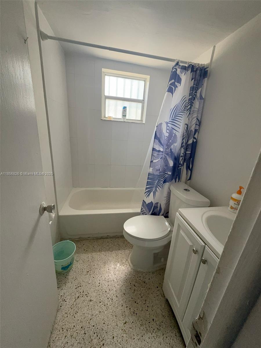   /   кв.футов $ 2025-08-11 0 Фото