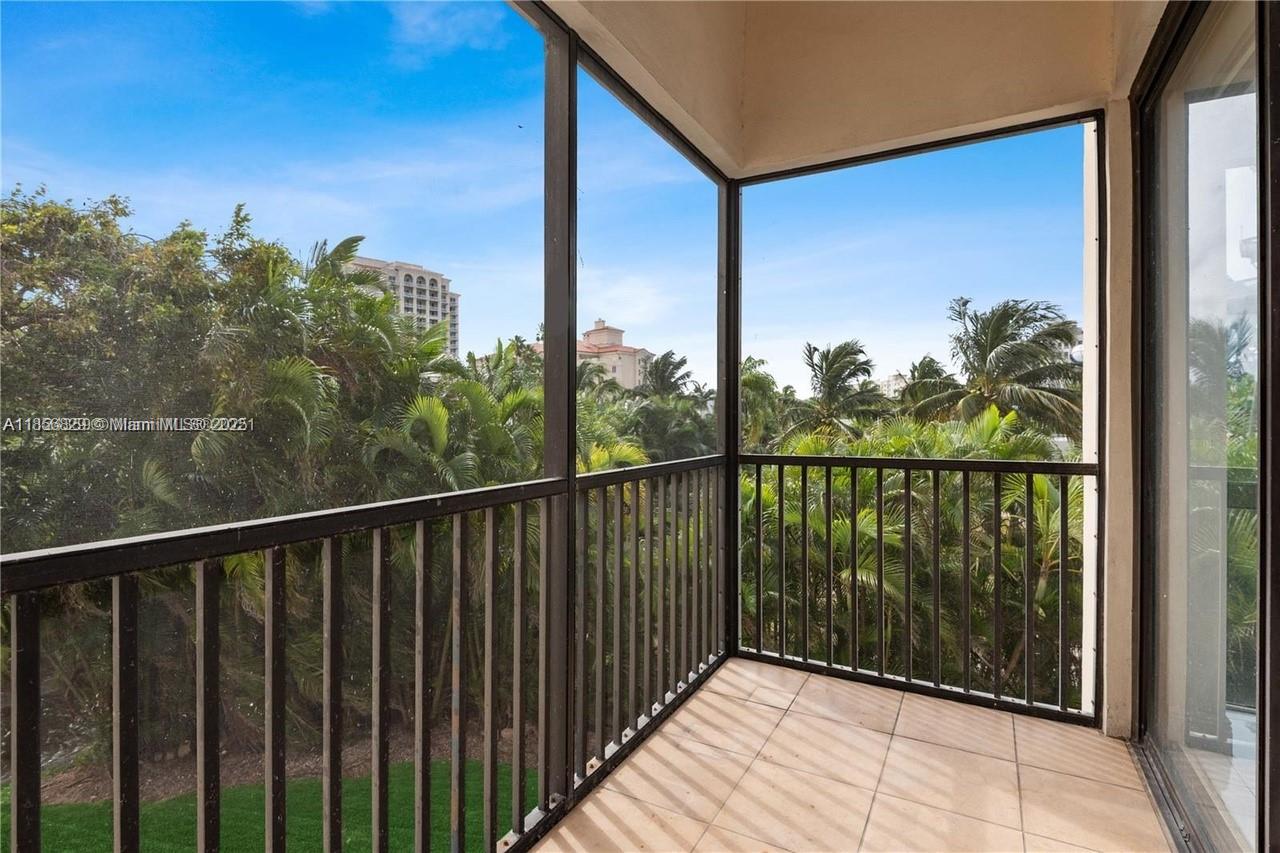 Photo of 20335 Country Club Dr #209, Aventura, Florida, 33180 -