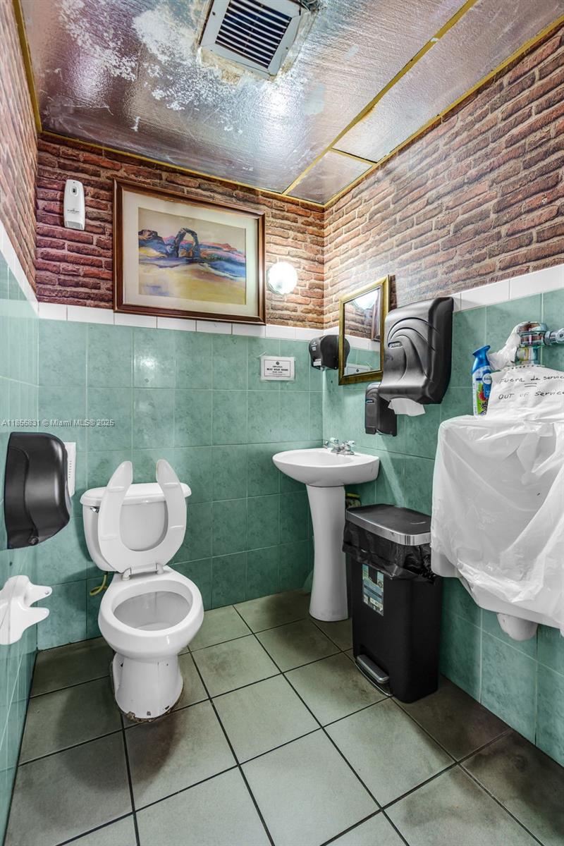 See details / sq. ft. $ 2025-08-11 0 Photo