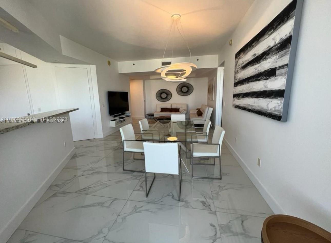 See details 2805 2 / 2 1463 sq. ft. $ 2025-08-11 0 Photo