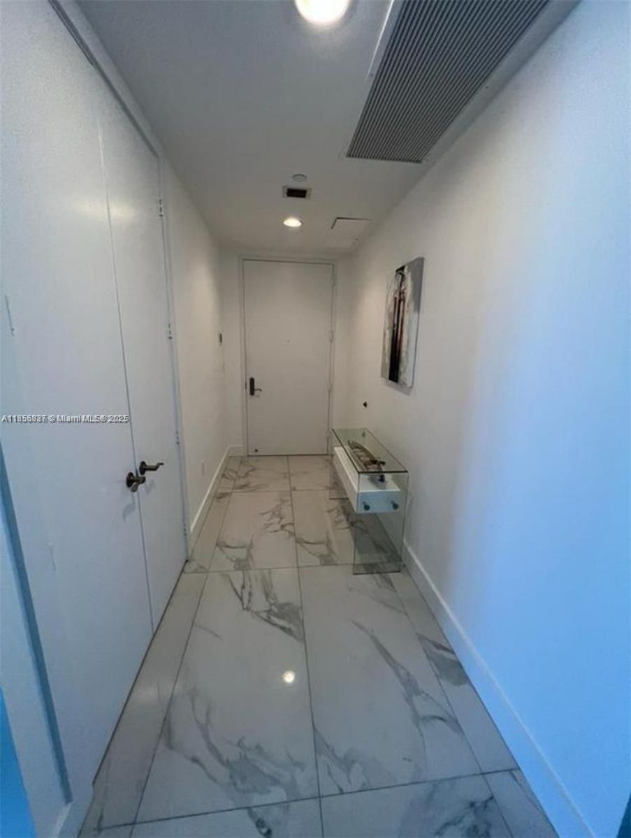 See details 2805 2 / 2 1463 sq. ft. $ 2025-08-11 0 Photo