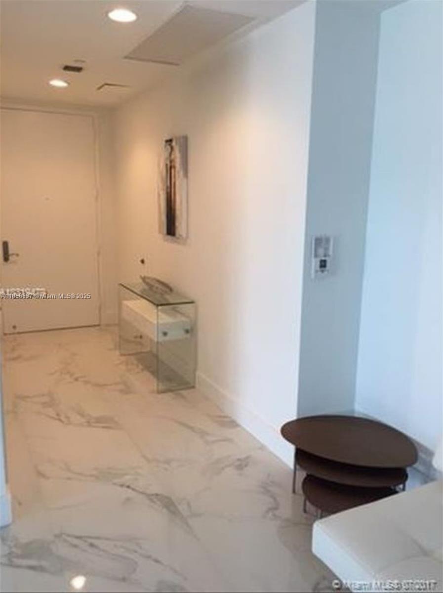 See details 2805 2 / 2 1463 sq. ft. $ 2025-08-11 0 Photo