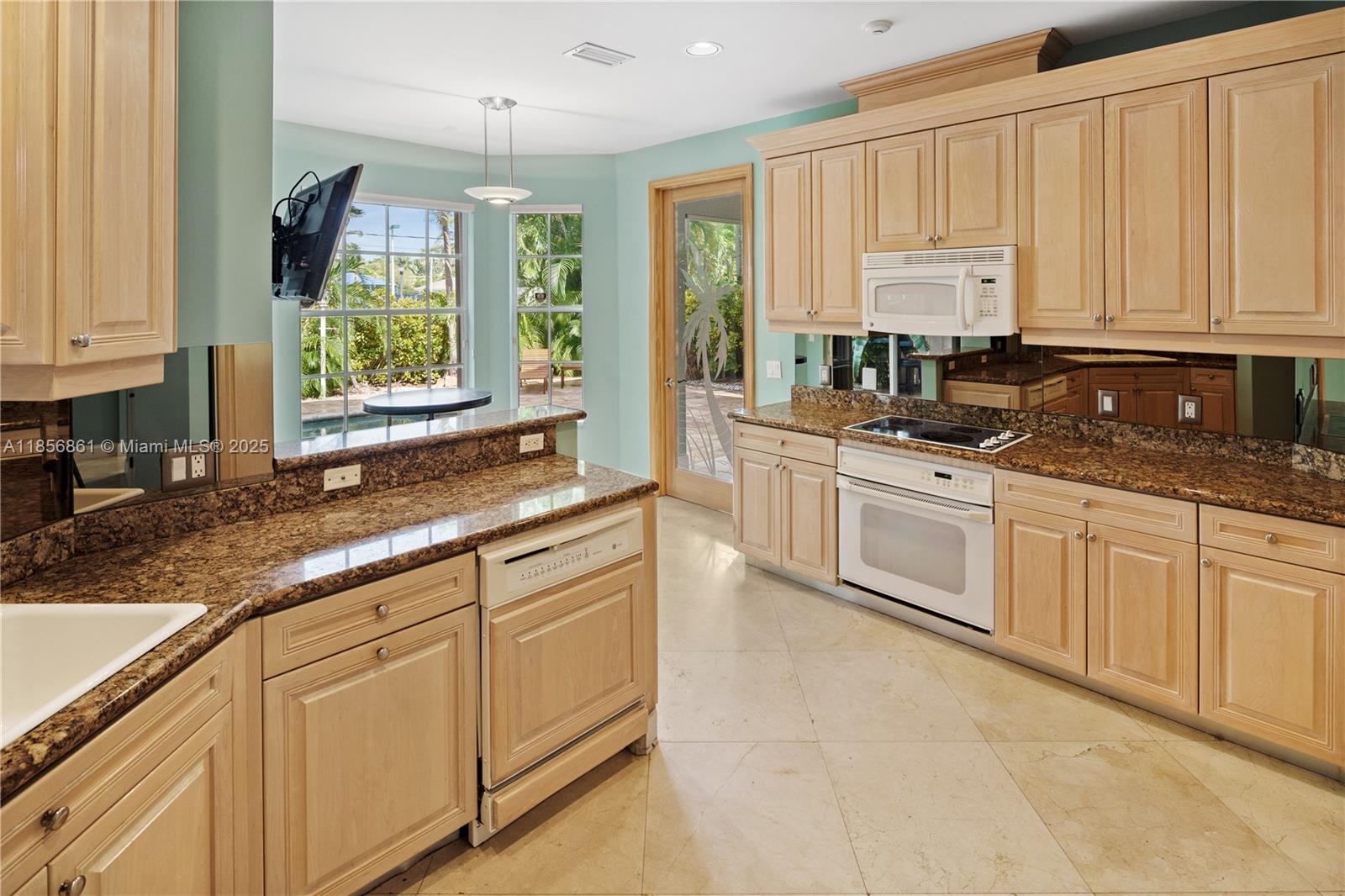 Photo of 4011 194th TRL  (4011), Sunny Isles Beach, Florida, 33160 - 