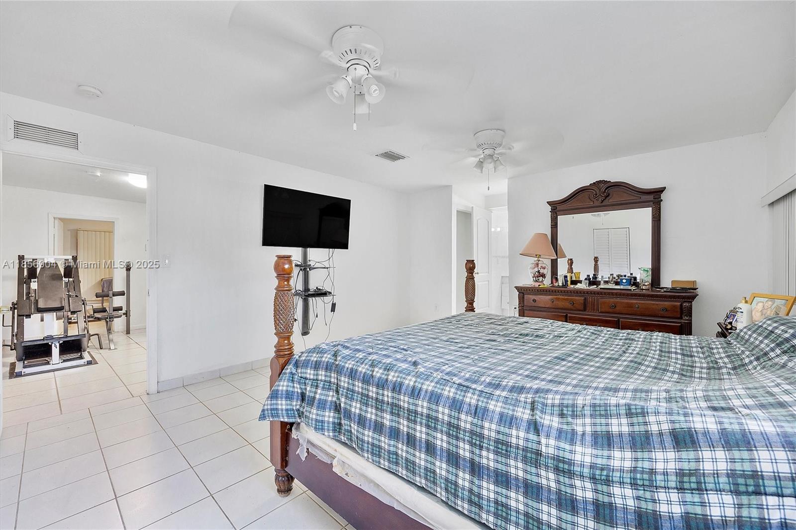 Ver detalles / sq. ft. $ 2025-08-11 0 foto