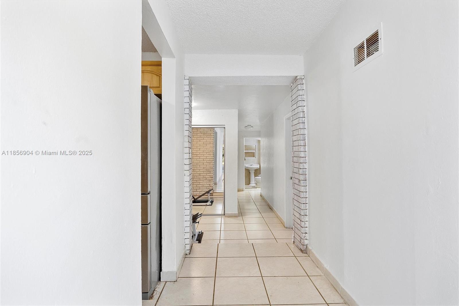 Ver detalles / sq. ft. $ 2025-08-11 0 foto