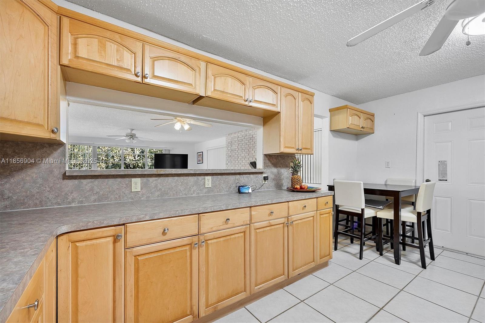 Ver detalles / sq. ft. $ 2025-08-11 0 foto