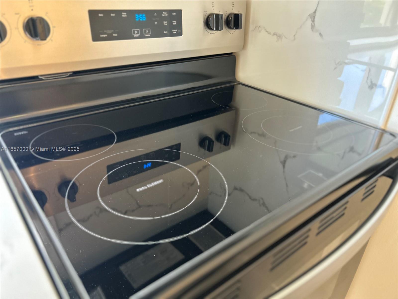 Photo of 17021 N Bay Rd  #427, Sunny Isles Beach, Florida, 33160 - new stove