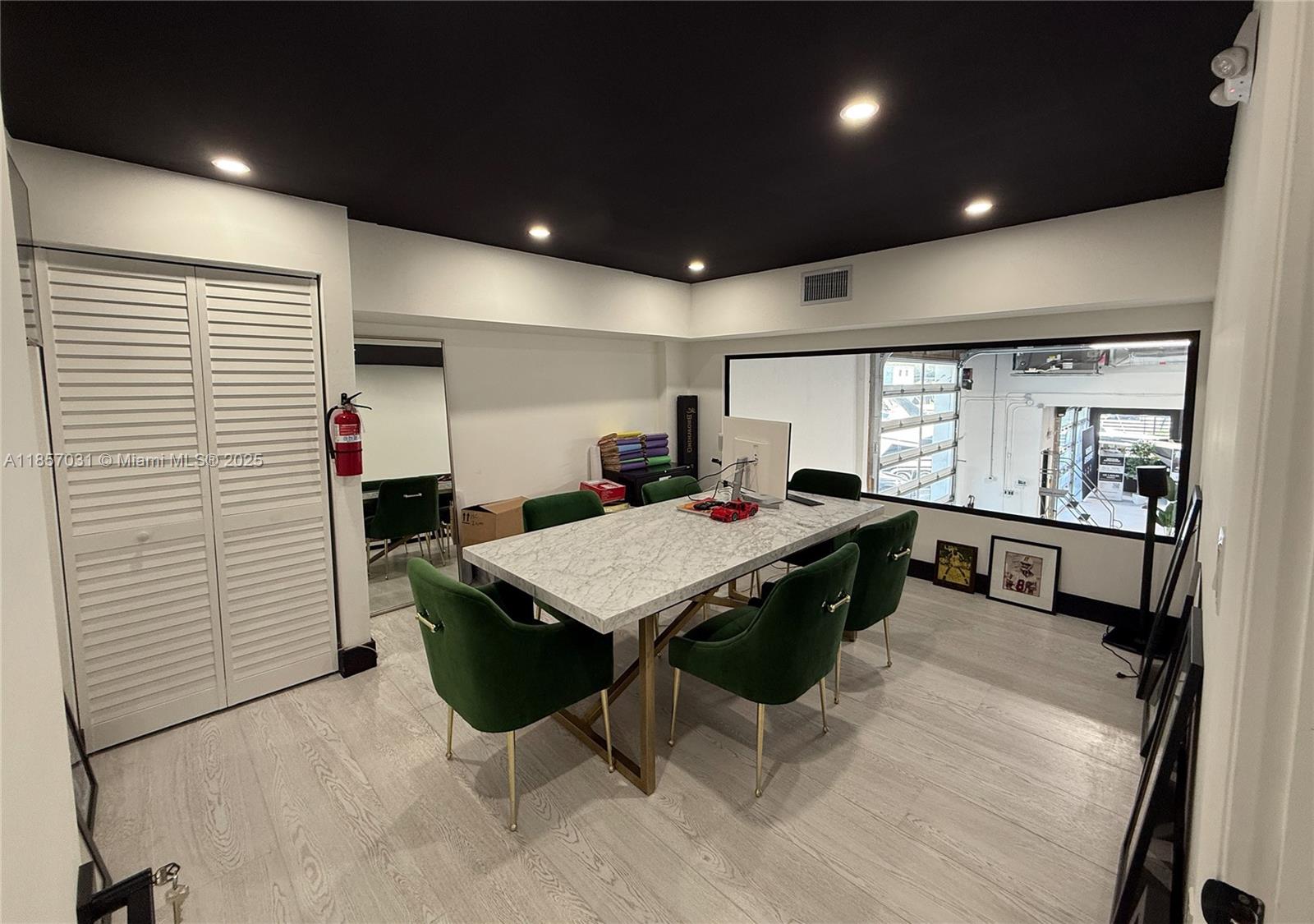 Ver detalles / sq. ft. $ 2025-08-12 0 foto