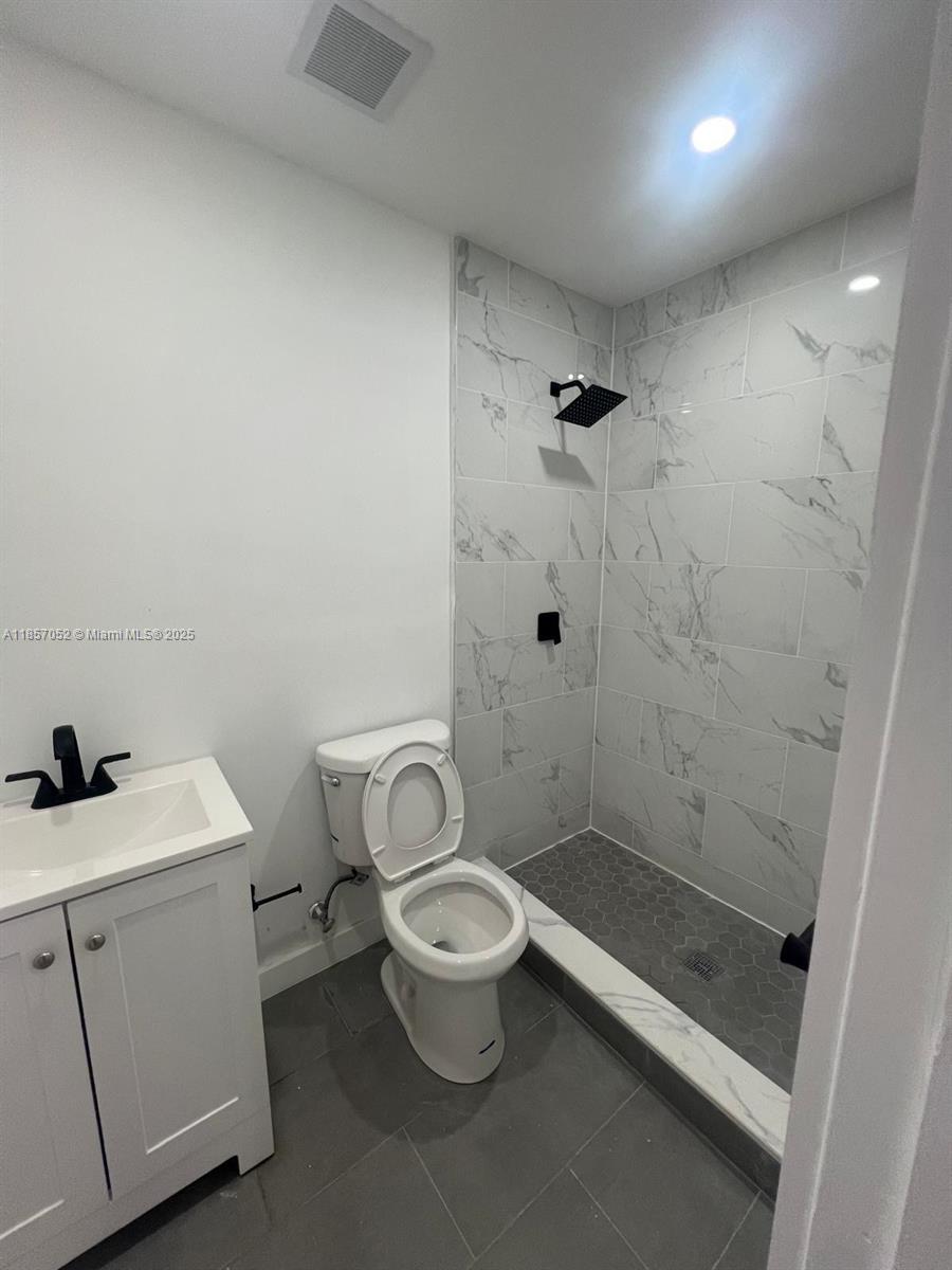 See details / 1946 sq. ft. $ 2025-08-12 0 Photo