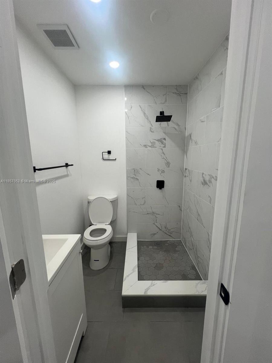 See details / 1946 sq. ft. $ 2025-08-12 0 Photo