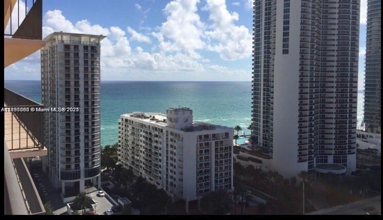 See details 2202 2 / 2 1507 sq. ft. $ 2025-08-12 0 Photo
