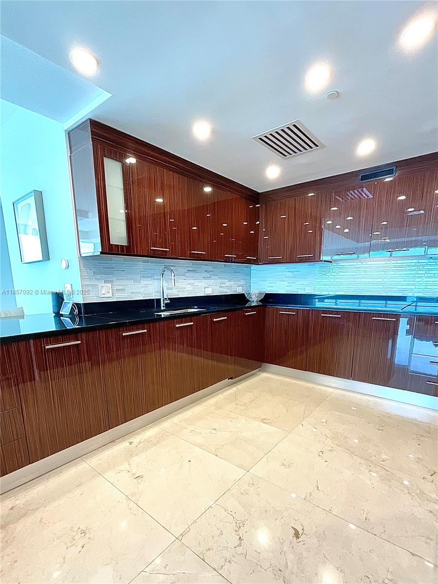 Photo of 3951 Ocean Dr  #1903, Hollywood, Florida, 33019 - 