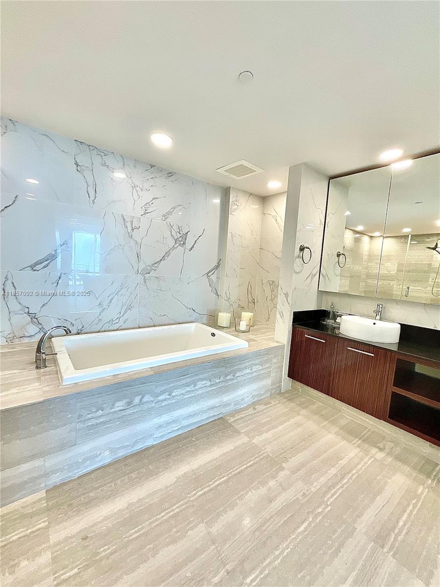 Photo of 3951 Ocean Dr  #1903, Hollywood, Florida, 33019 - 
