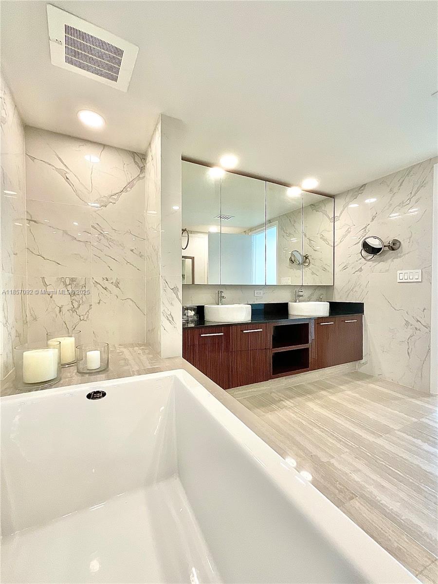 Photo of 3951 Ocean Dr  #1903, Hollywood, Florida, 33019 - 