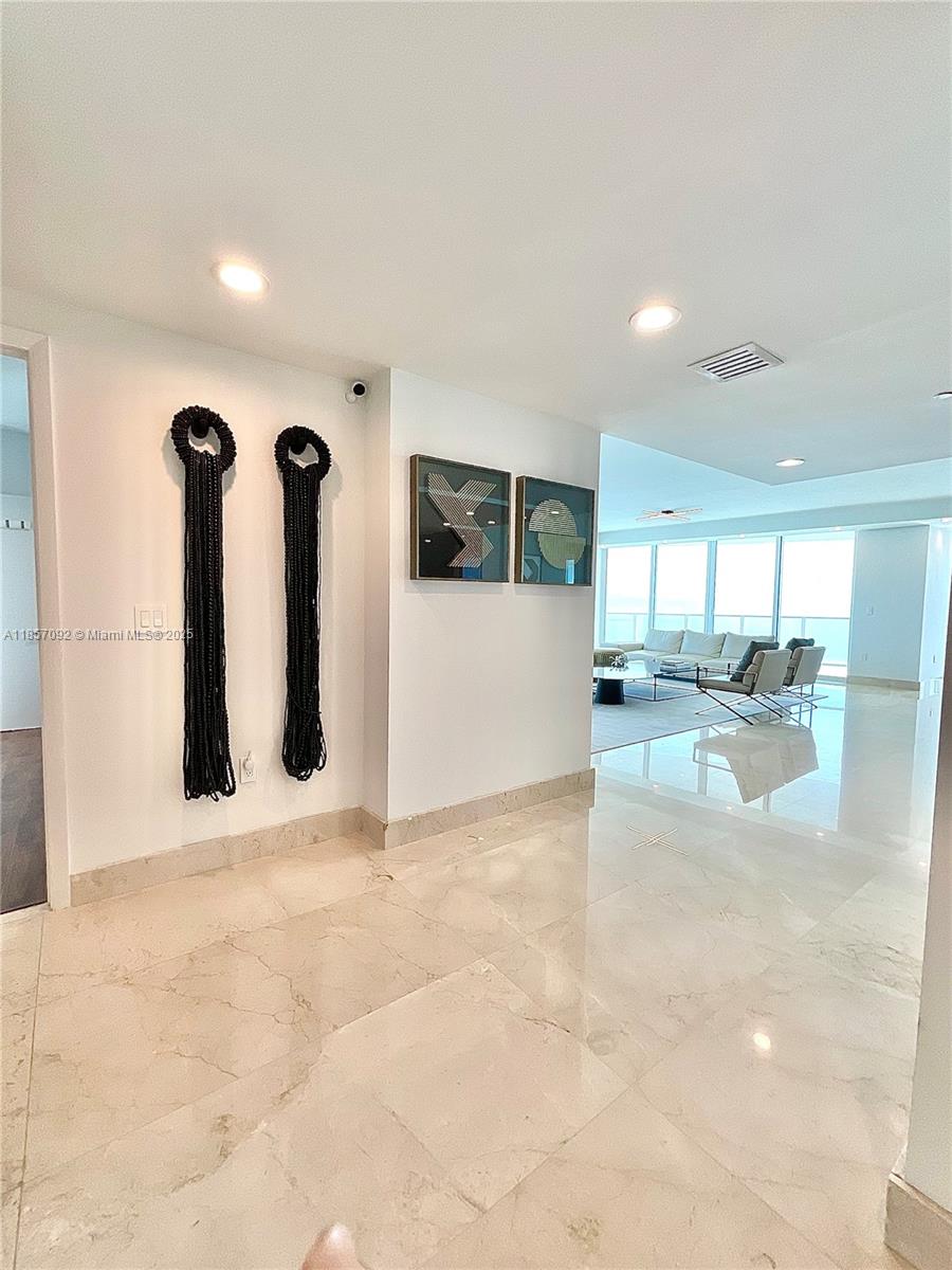 Photo of 3951 Ocean Dr  #1903, Hollywood, Florida, 33019 - 