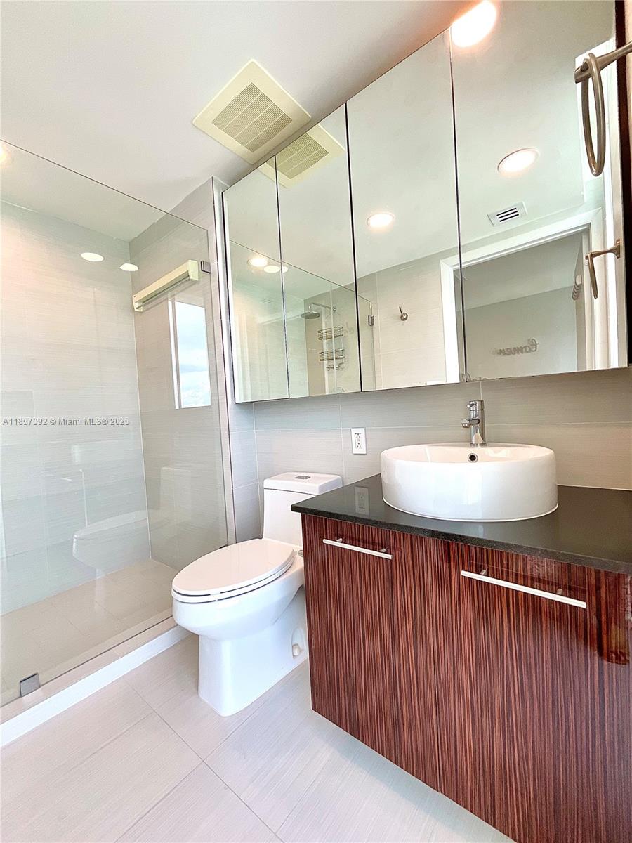 Photo of 3951 Ocean Dr  #1903, Hollywood, Florida, 33019 - 